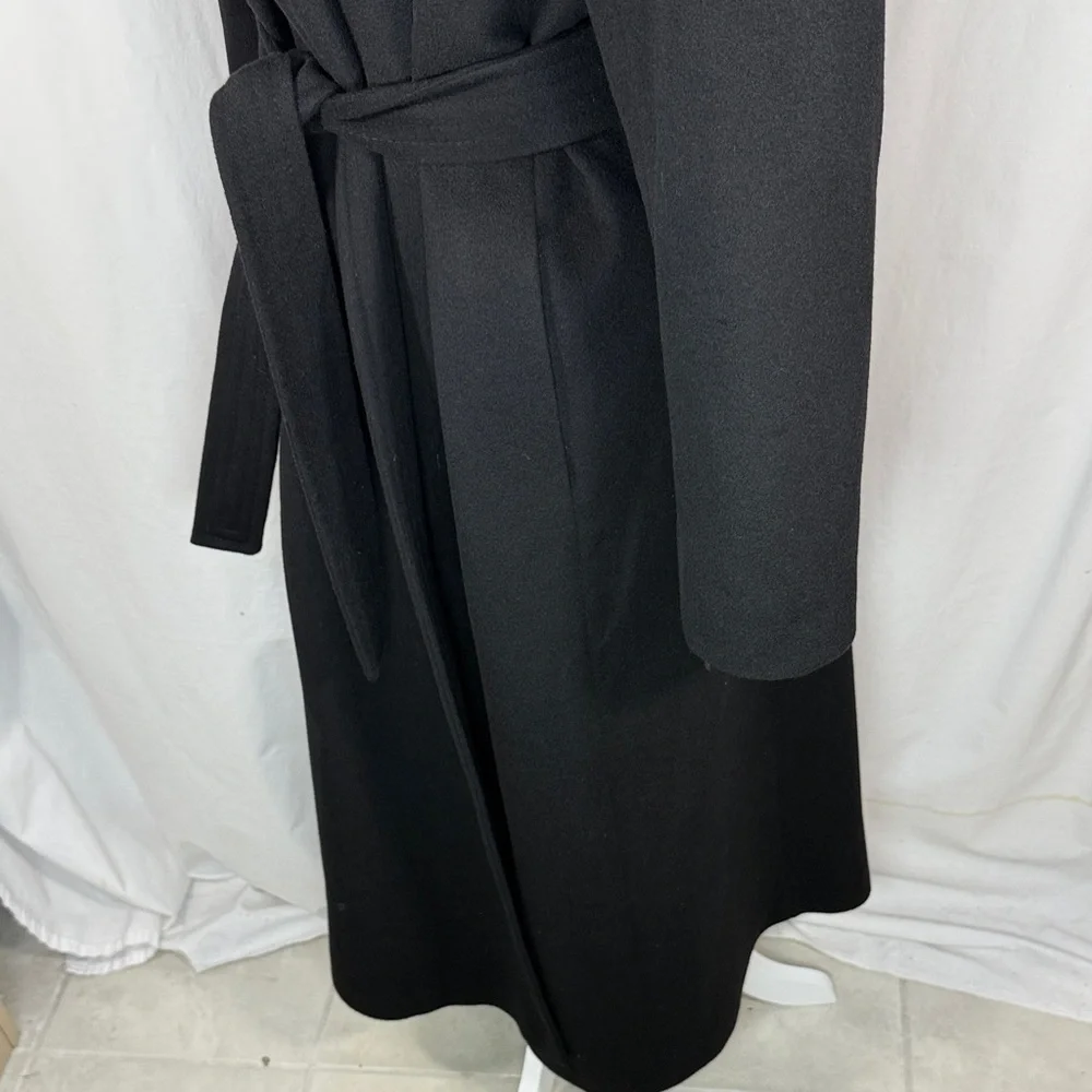 Elegant Women’s Cashmere Wrap Coat - Picture 2 of 11